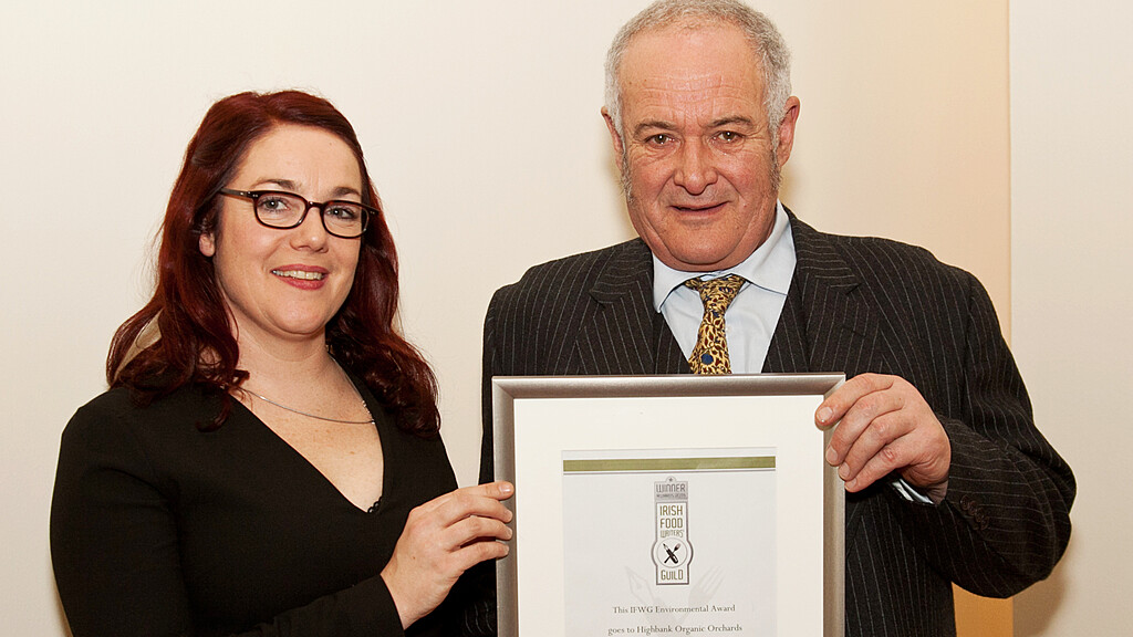 presentation of The Irish Food Guild Environmental Award 2016 with two people in picture